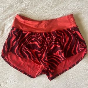 Outdoor Voices Hudson Shorts in Poppy Swirl M